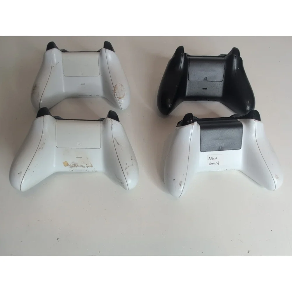 Lot Of 4 Xbox One Wireless Controllers 3 White 1 Black